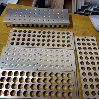 48 otworów Custom Lipstick Mold Gorące wypełnienie 1-2 formy na minutę